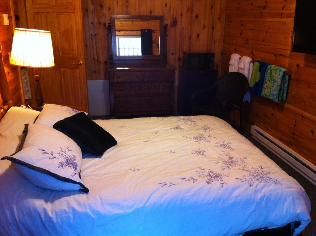 Lake Lauzon Resort Blind River Habitación foto